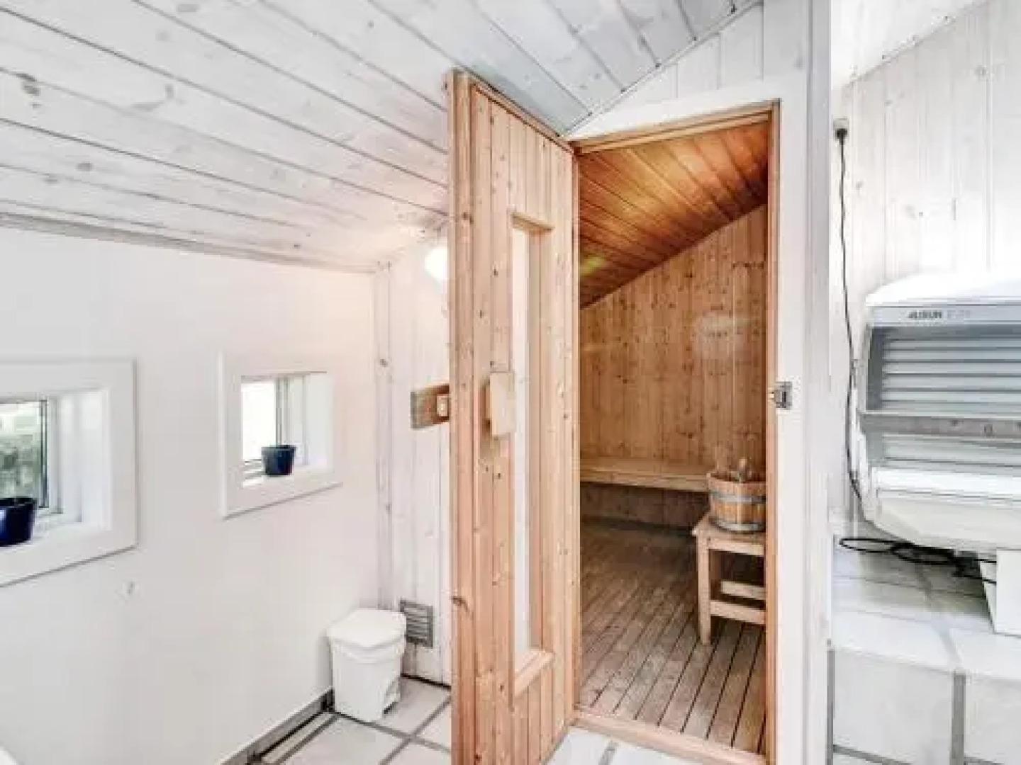 Three-Bedroom Holiday home in Nexø 9