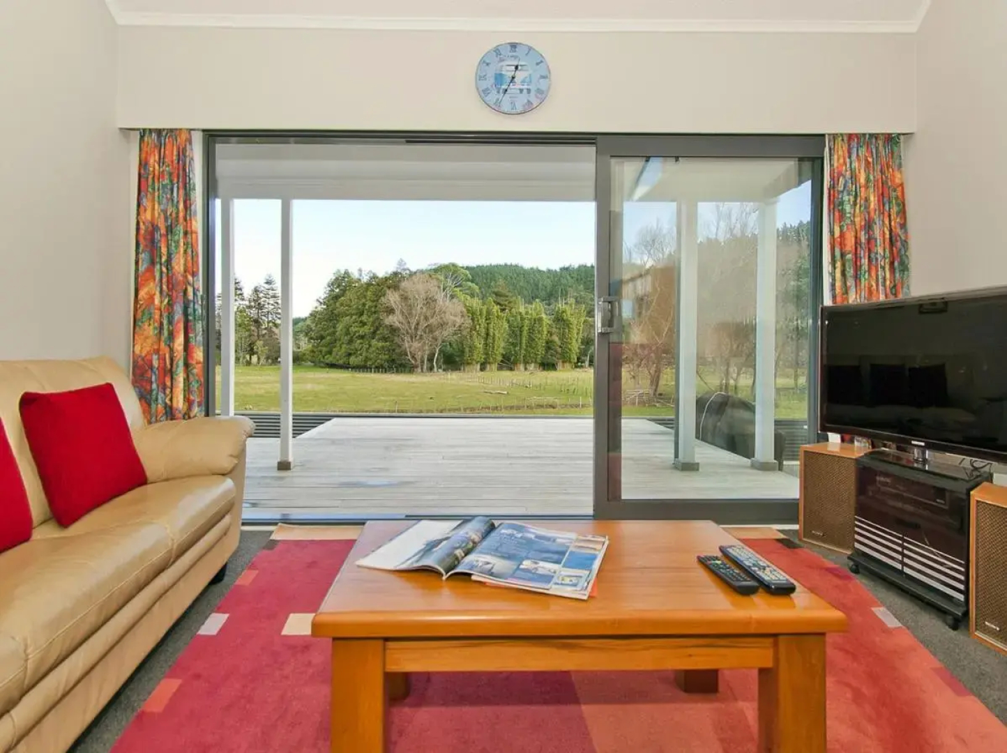 Sea Breeze - Whangamata Holiday Home