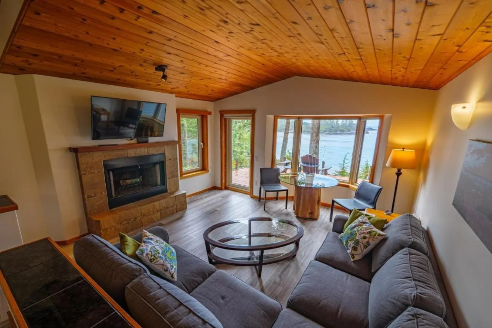 A Snug Harbour Inn