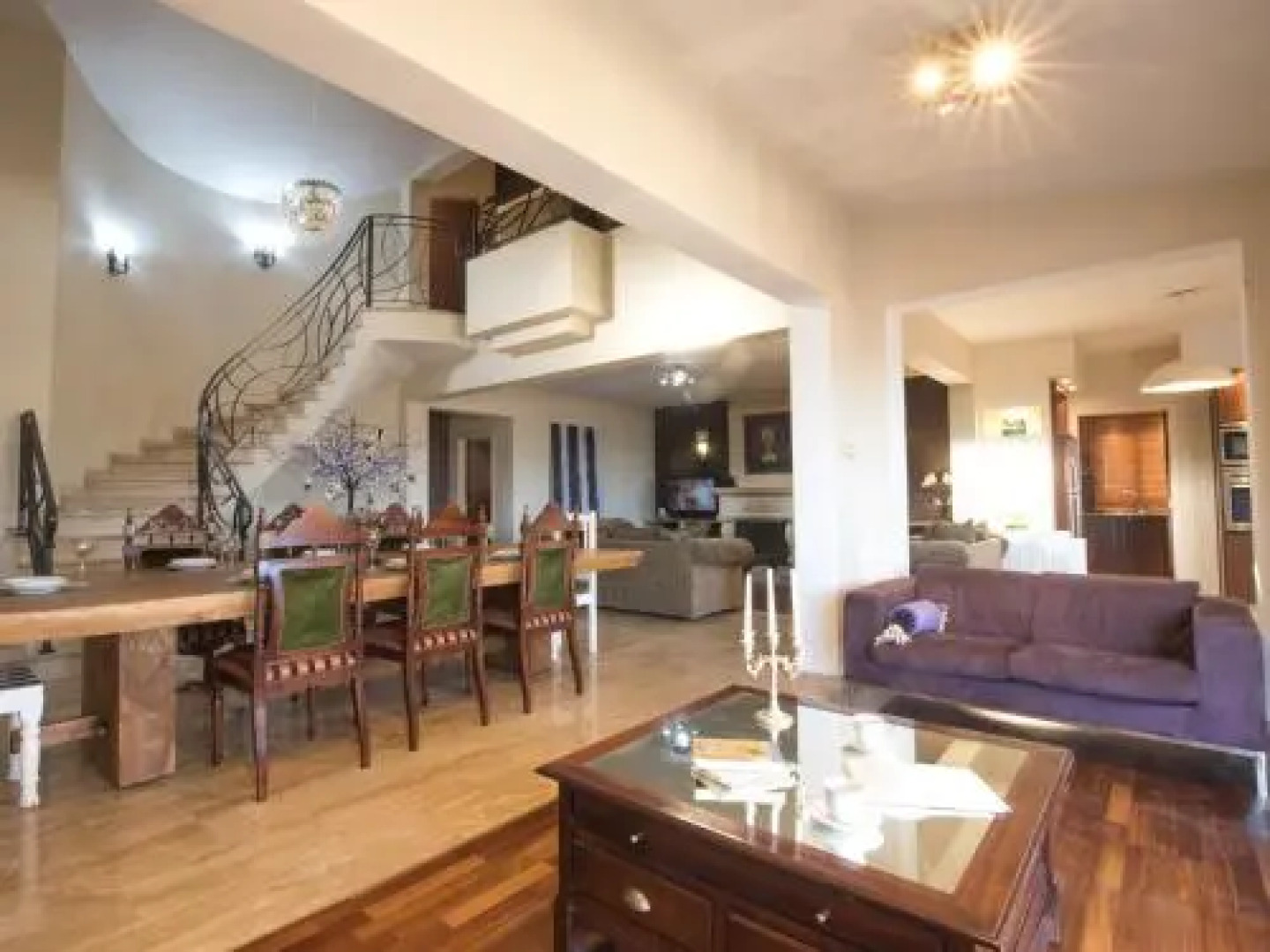 Sunshine Luxury House