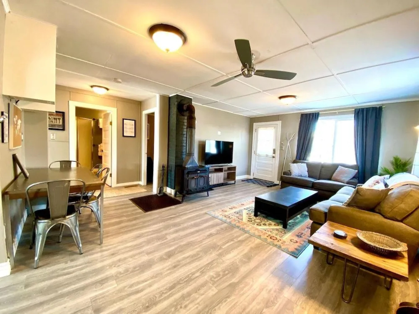 Adorable Bungalow Near Downtown Loveland!