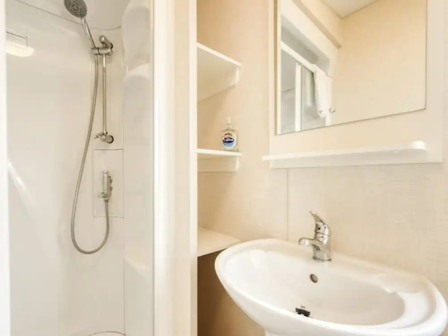 Gorgeous Home in Hastings With Sea Nearby