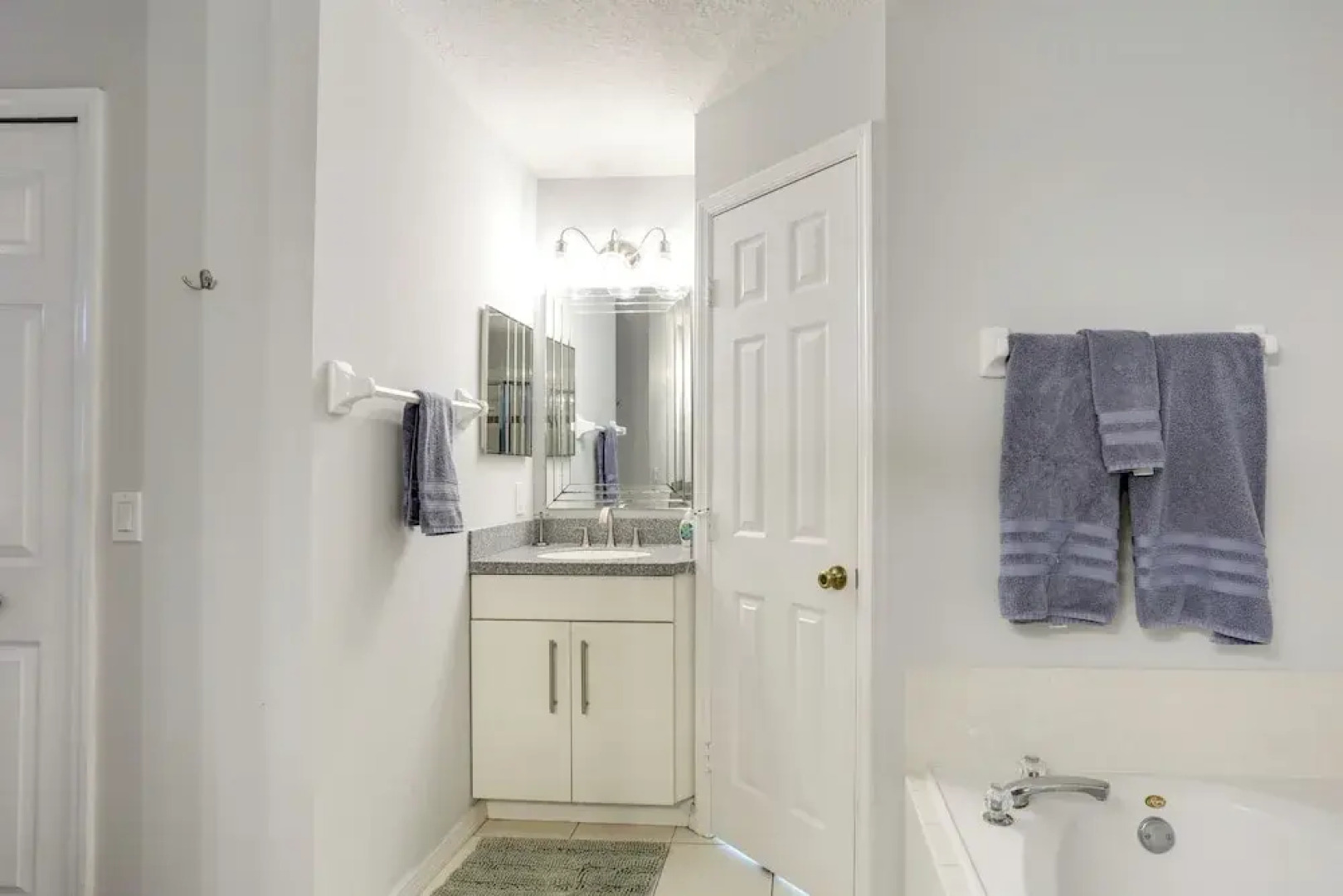 Inviting Jensen Beach Home w/ Screened-in Patio!