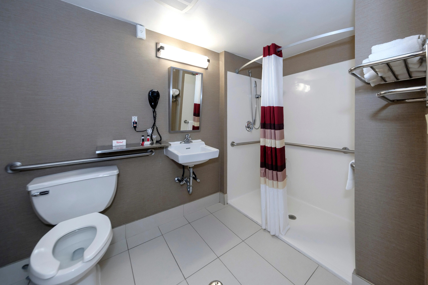 Red Roof Inn & Suites Newburgh – Stewart Airport/ West Point