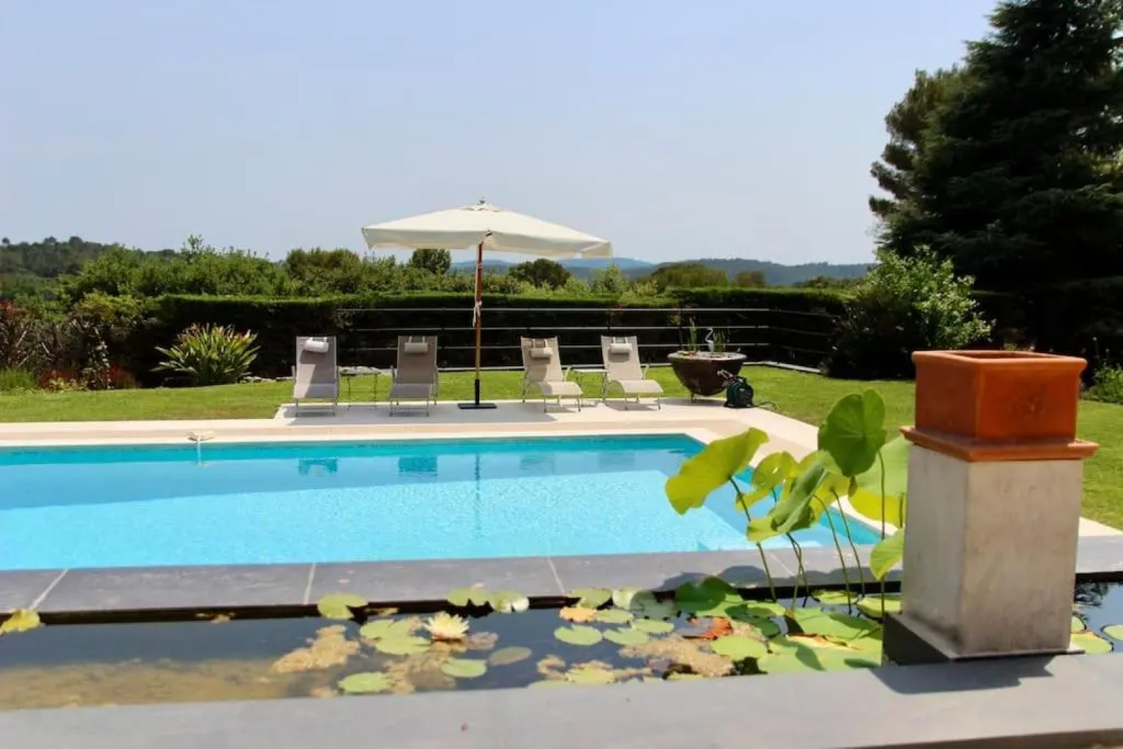 Luxurious villa 4 bedrooms in secluded area, swimming pool