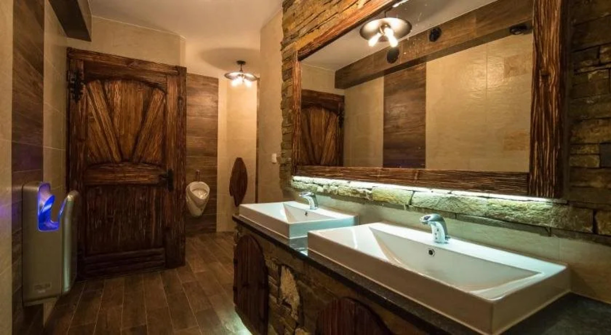 Dworek Mysliwski Hubert