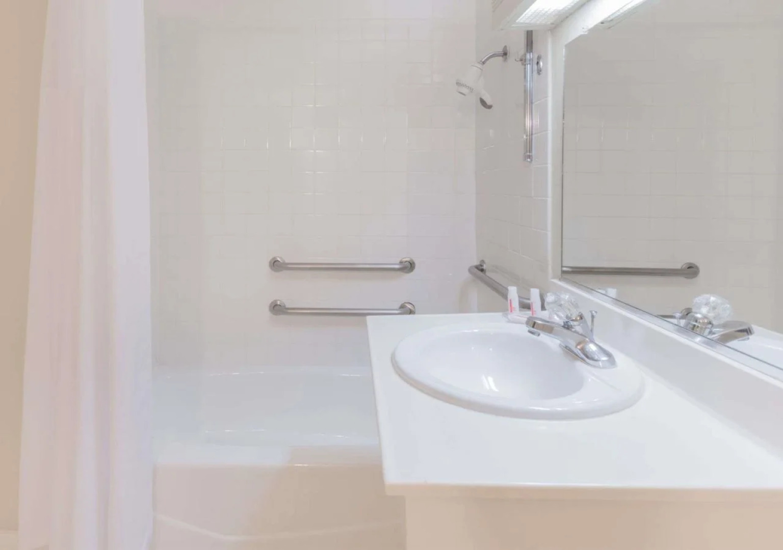 Holiday Inn Dallas Market Ctr Love Field by IHG