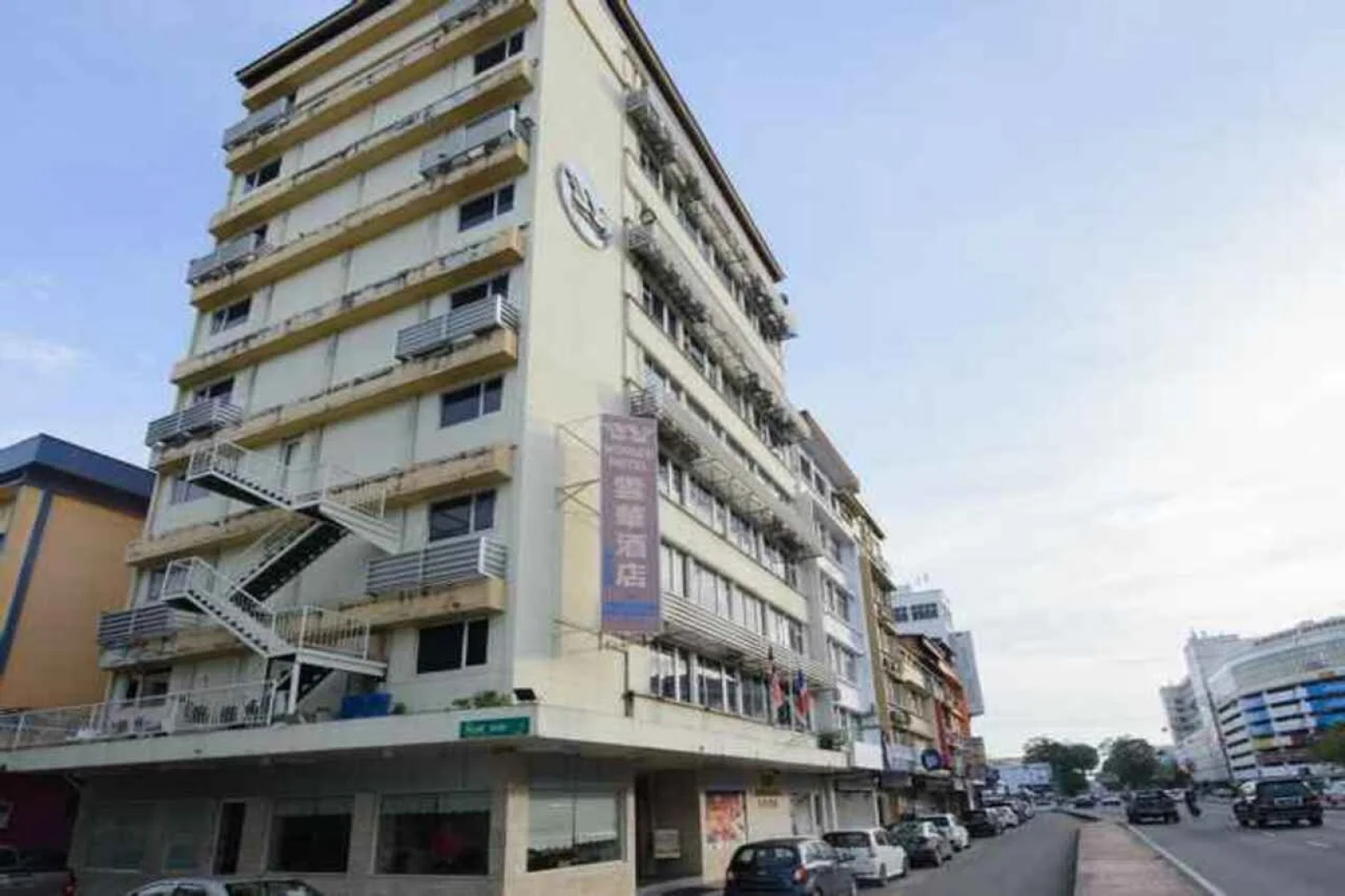 OYO 597 Winner Hotel
