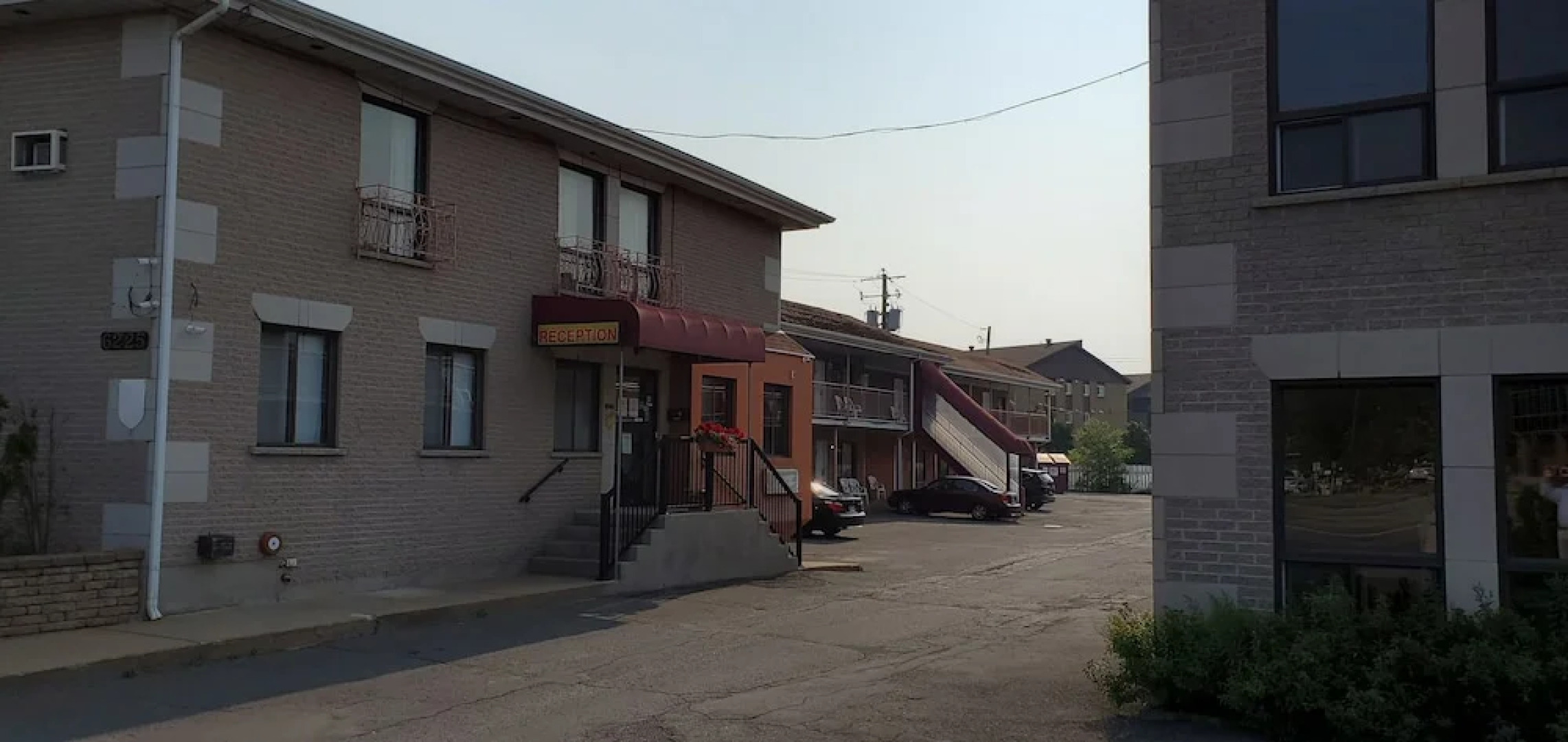 Falcon Motel Brossard