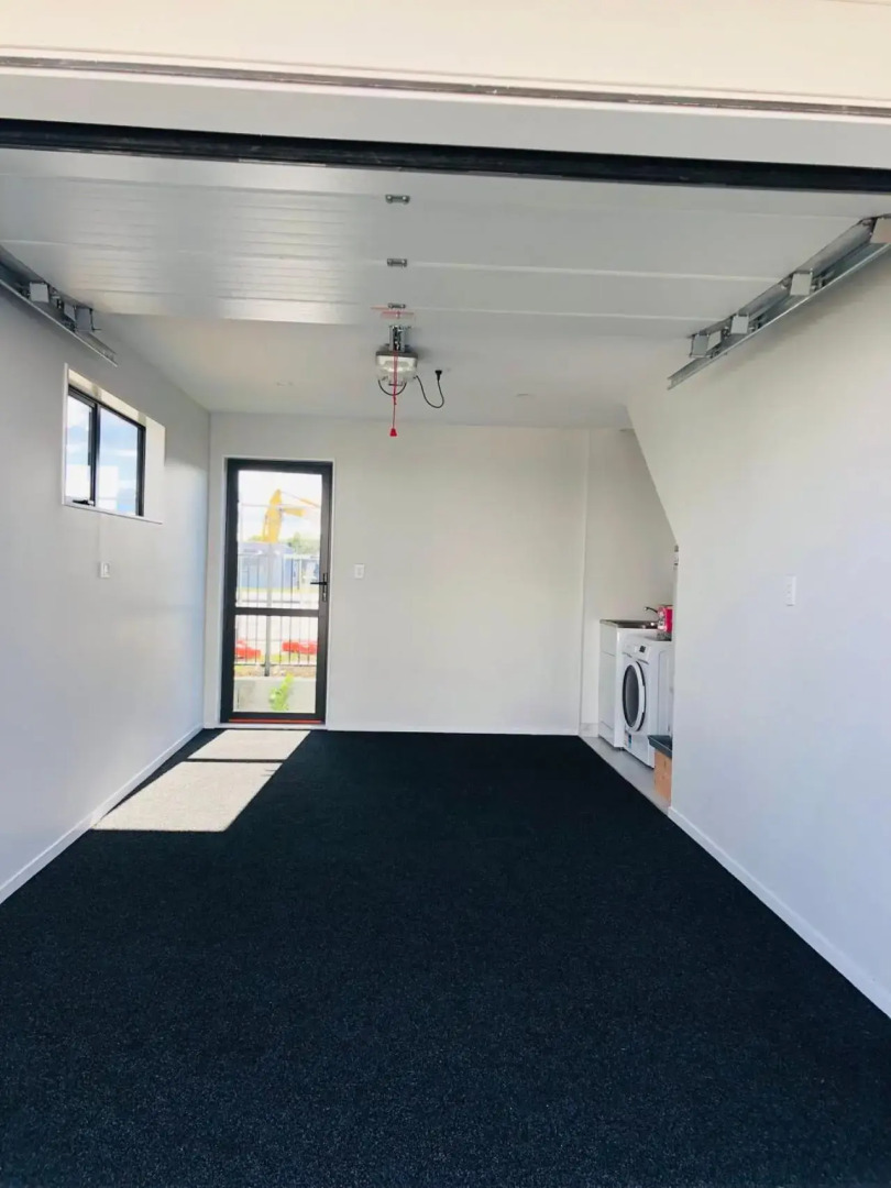 Modern & Luxurious Home 3