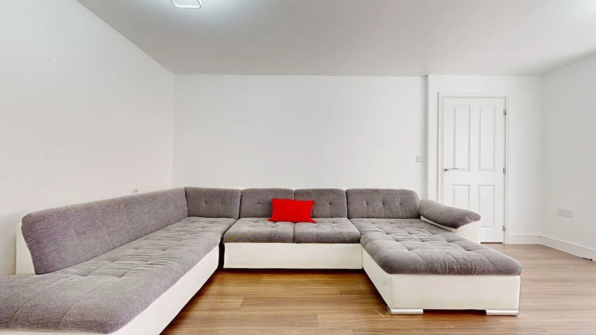 Tms Lovely 5-bed House in Stanford-le-hope