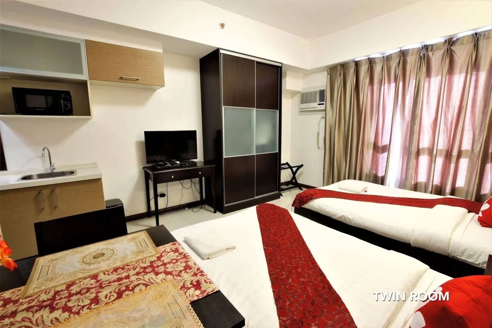 Sunshine City Suites