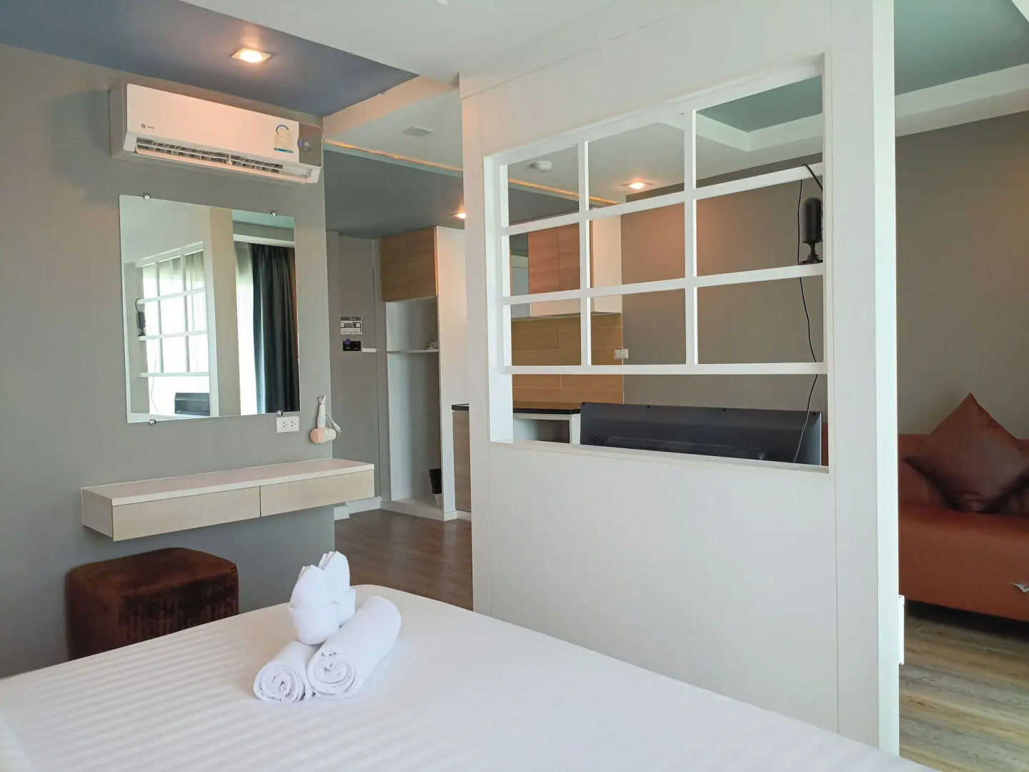 Wisdom Hotel & Residence