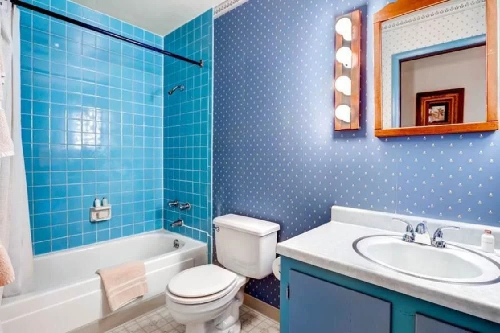 Barbee Cottage Downtown Private Home by McCartney