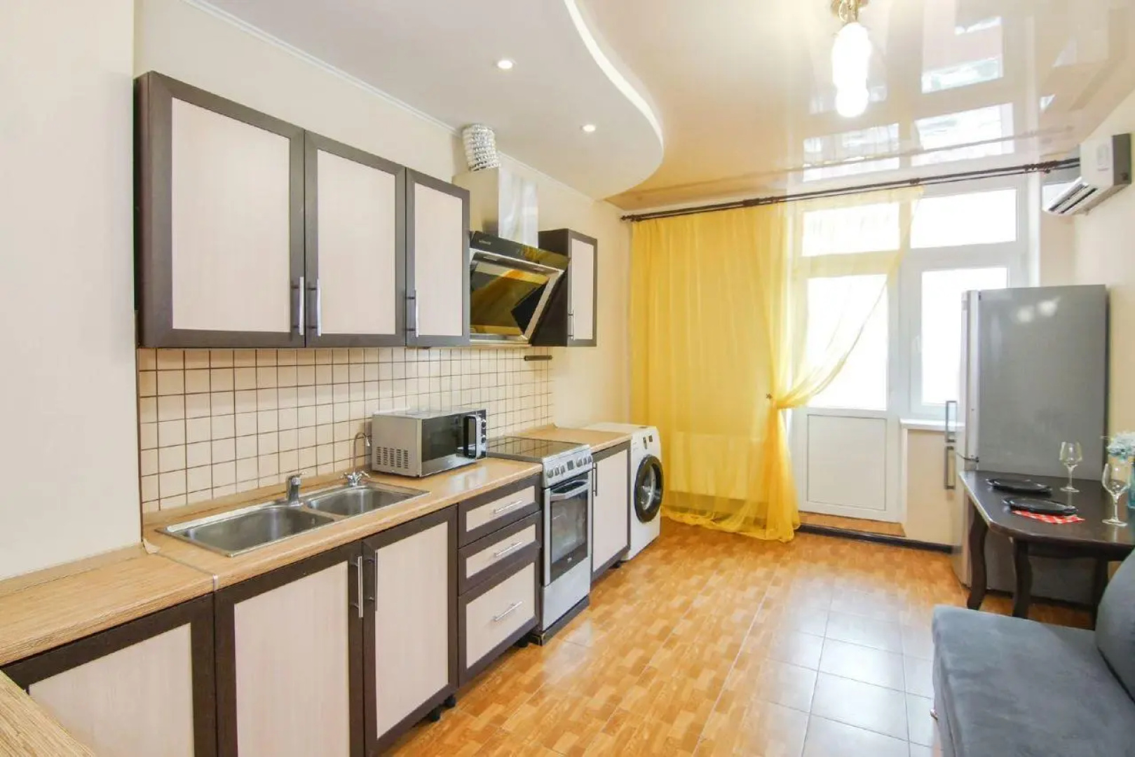 Family Apartments (Фэмили Апартментс) на улице Восточно-Кругликовская 18