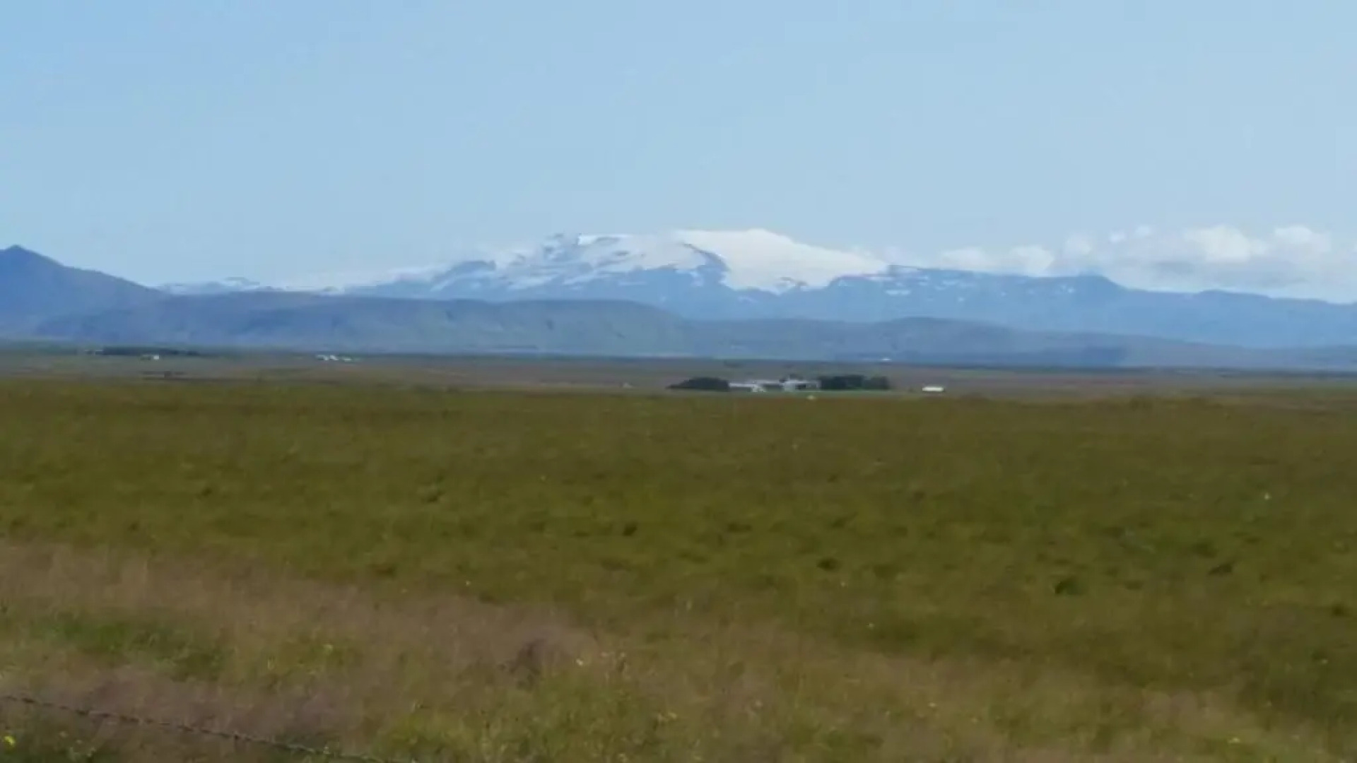 Hekla Cabin 1 Volcano and Glacier View