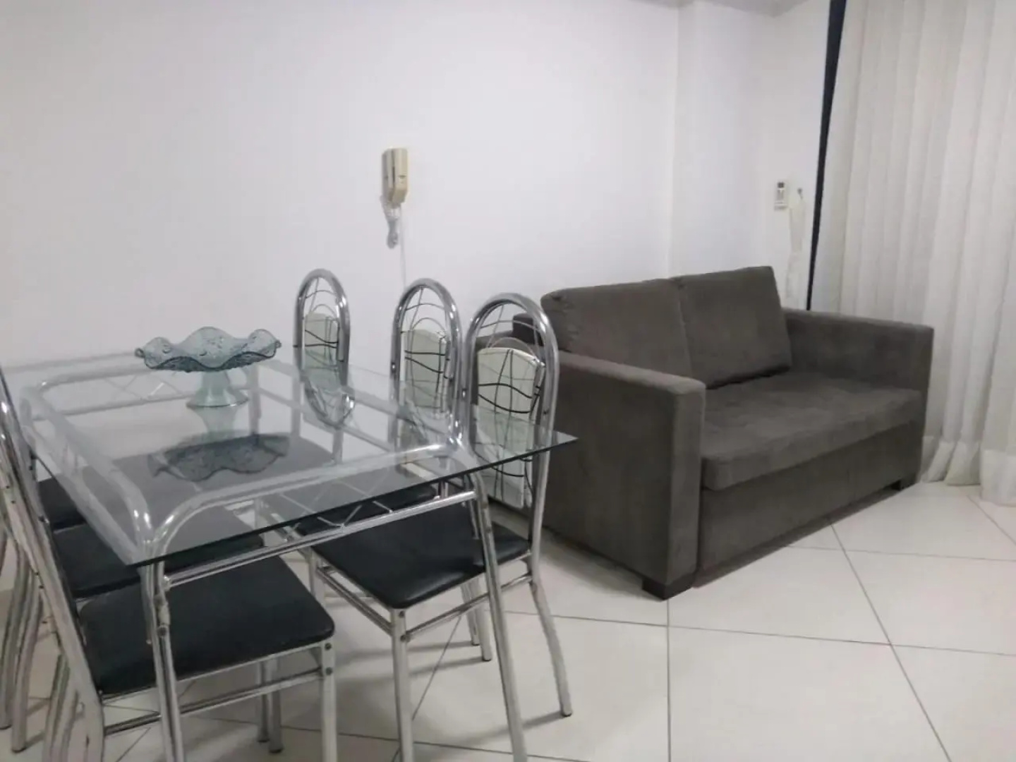 Alugo Temporada apartamento frente ao mar de Fortaleza.