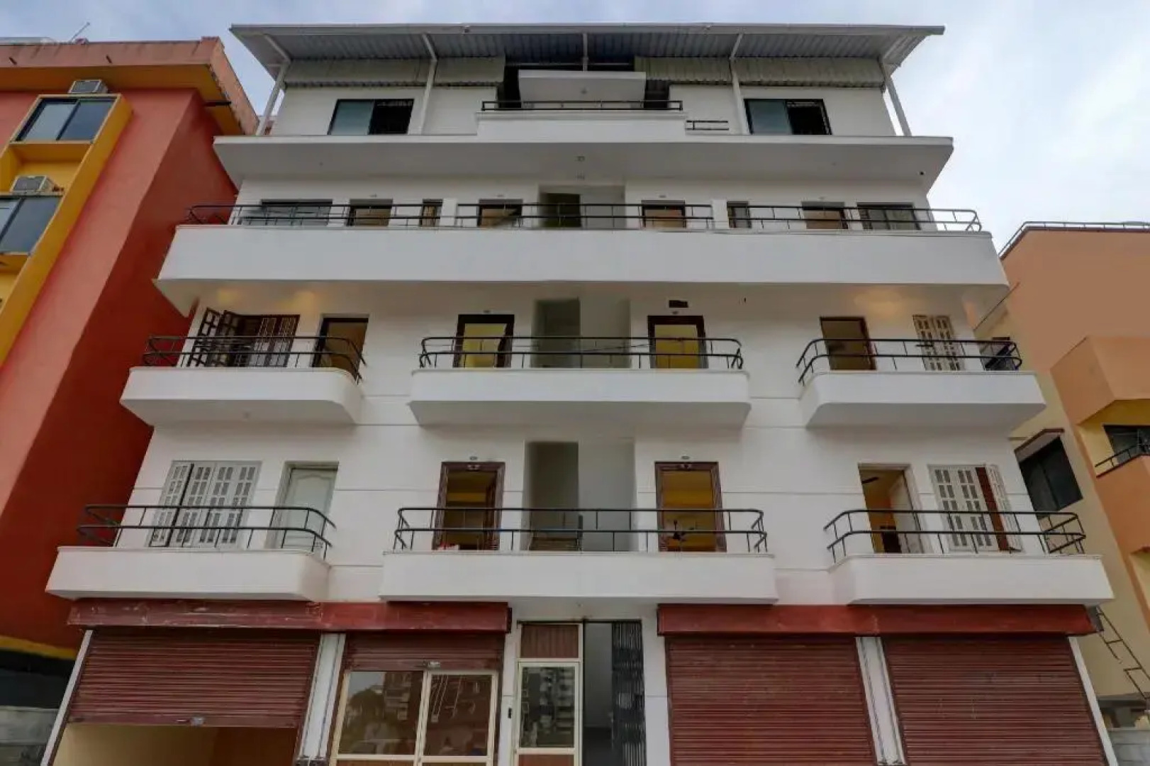 Skyway Inn by OYO Rooms