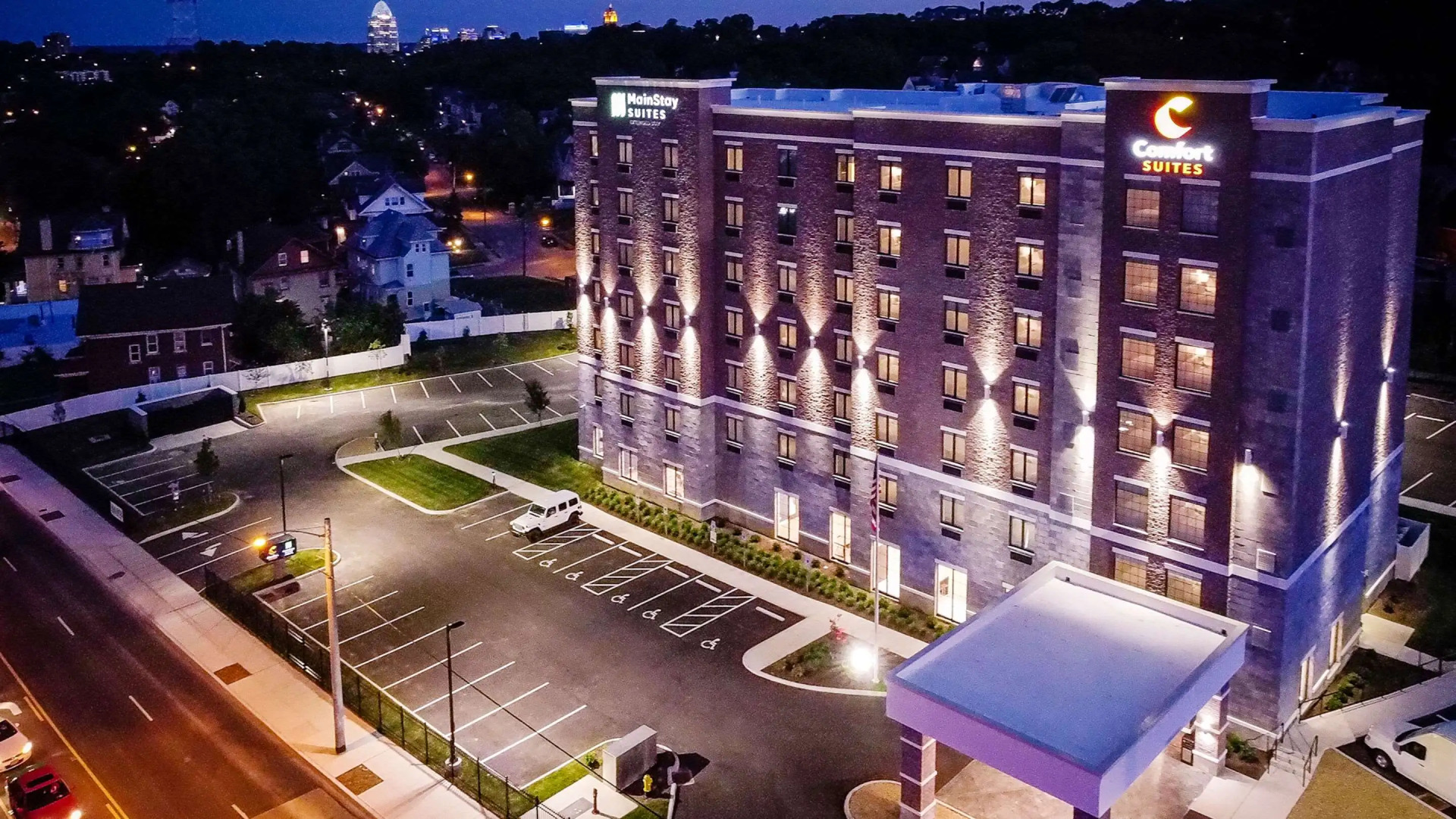 Comfort Suites Cincinnati University - Downtown