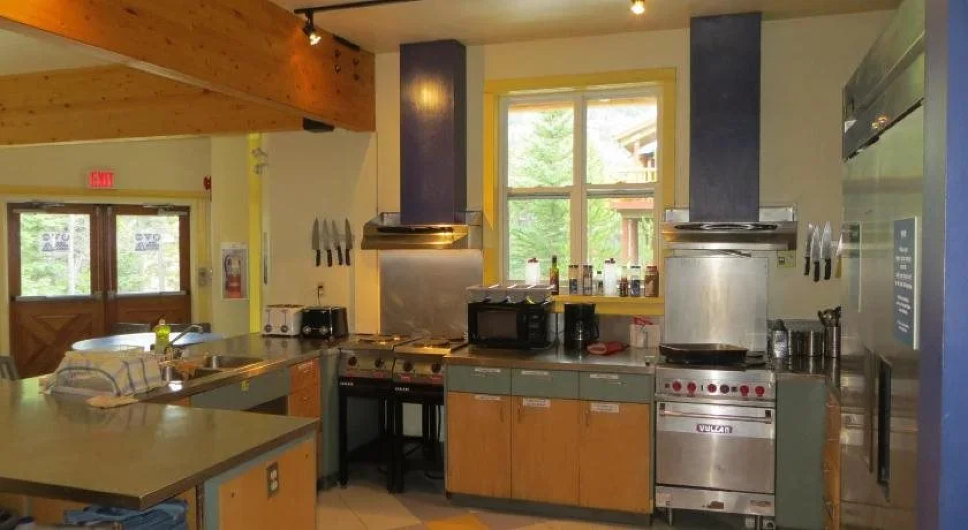 HI Banff Alpine Centre - Hostel