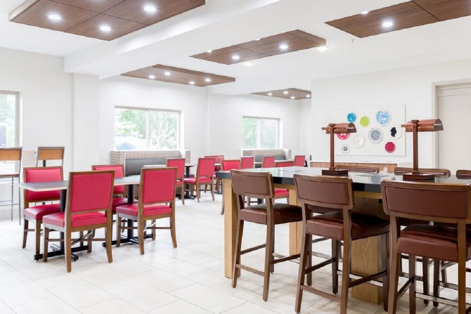 Holiday Inn Express & Suites Hood River by IHG