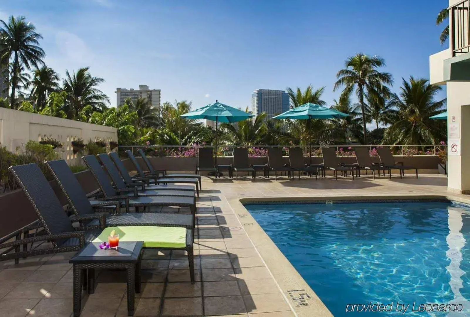 DoubleTree by Hilton Hotel Alana - Waikiki Beach