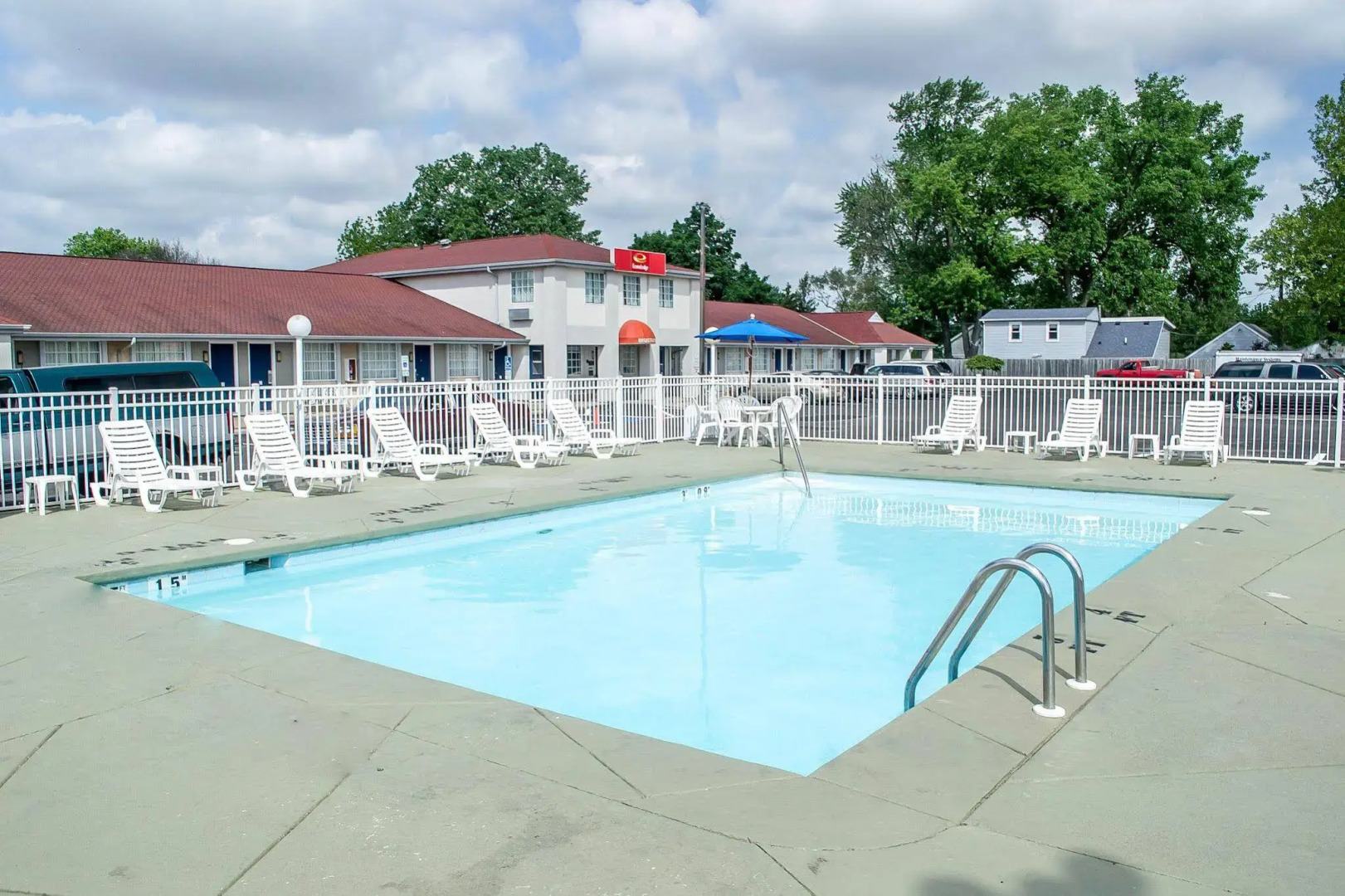 Econo Lodge Inn & Suites Sandusky South