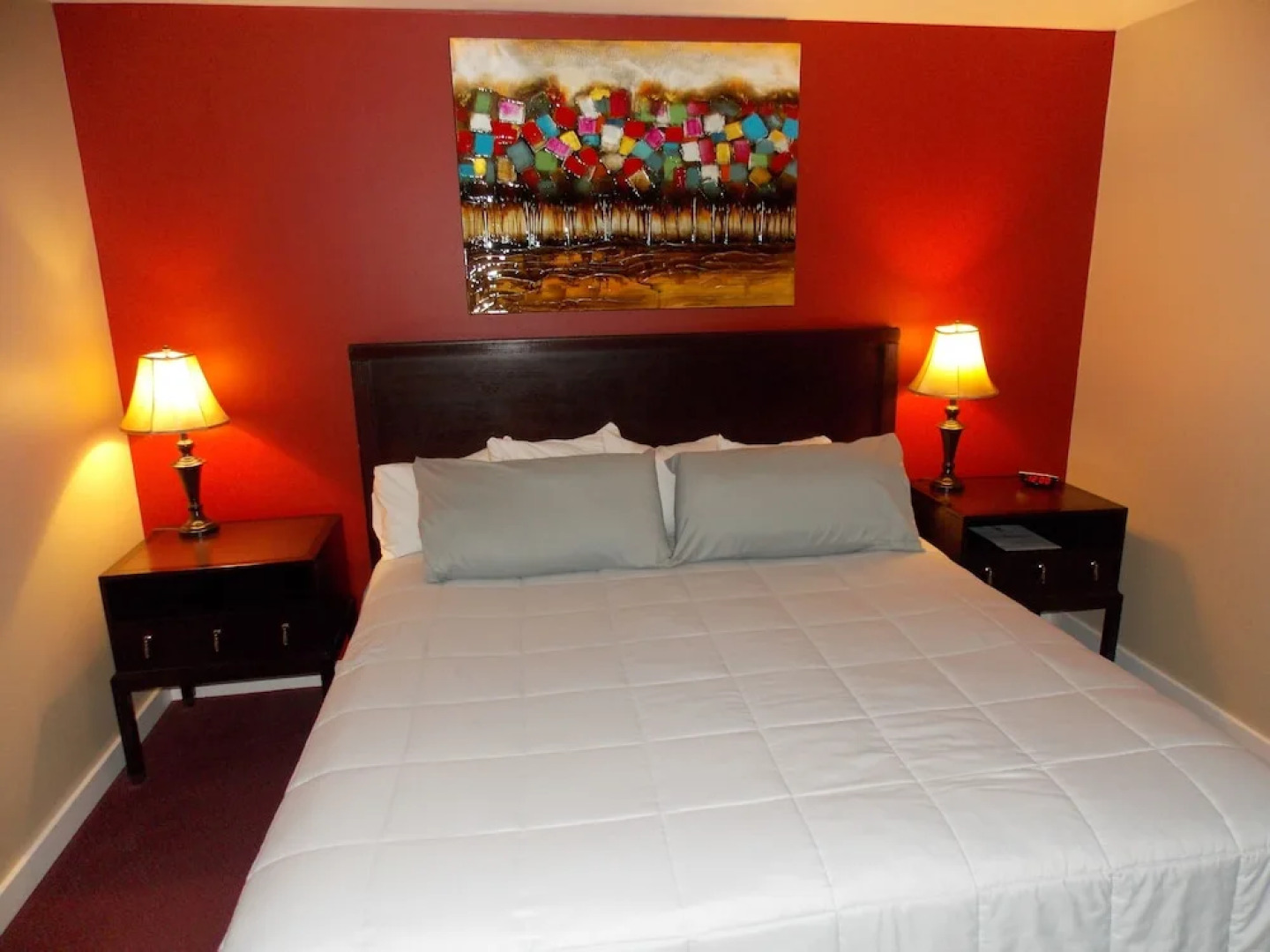 The Washburn Inn - On the Lake