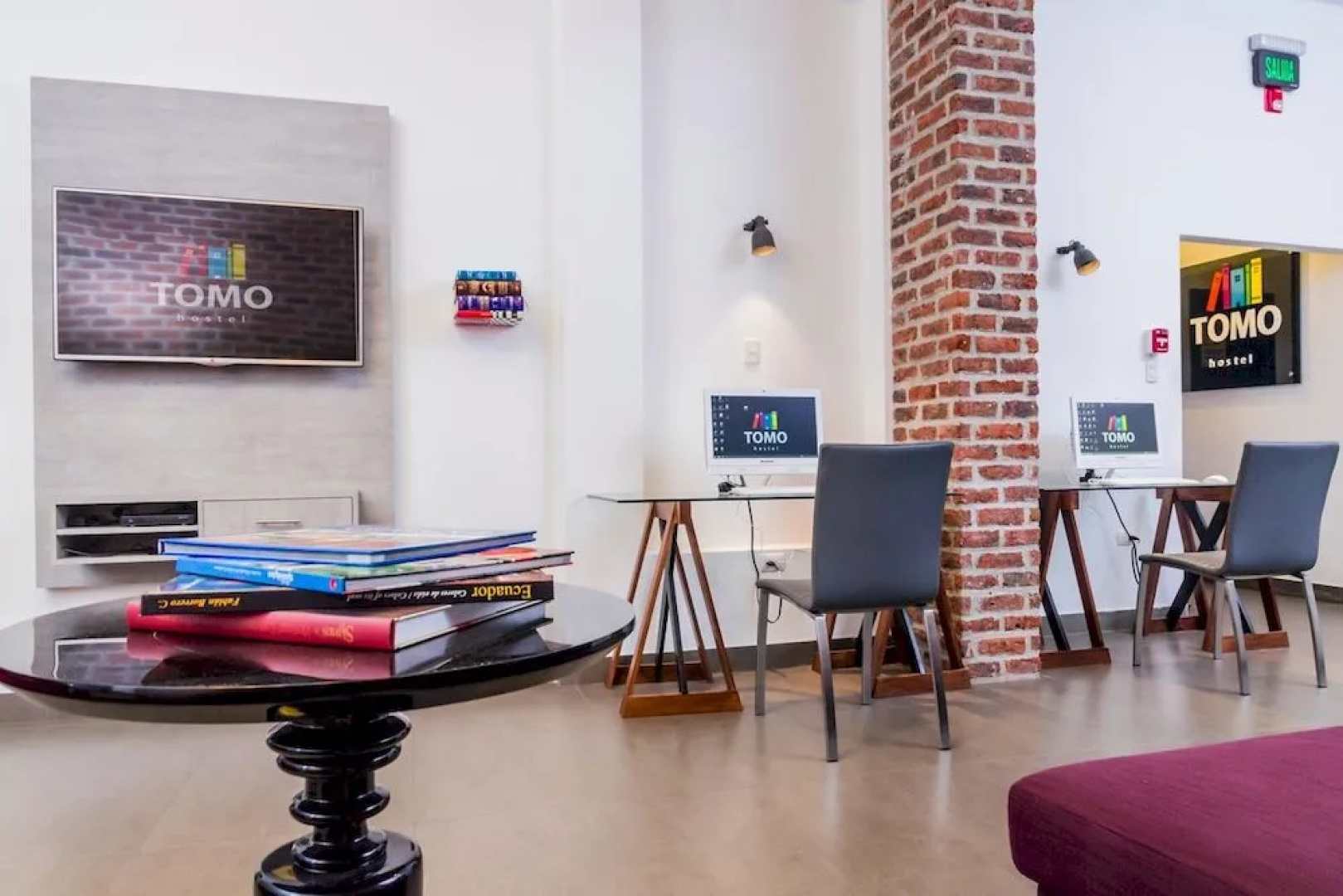 Tomo Hostel