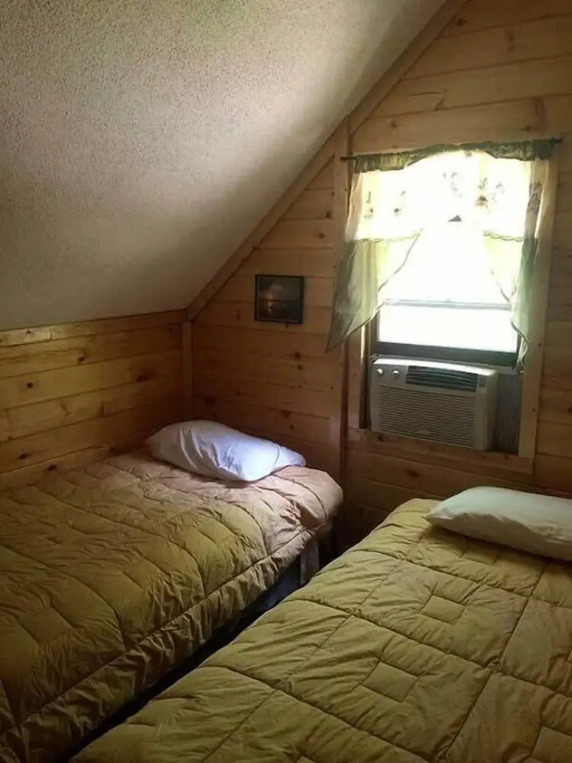 The Elms Waterfront Cottages