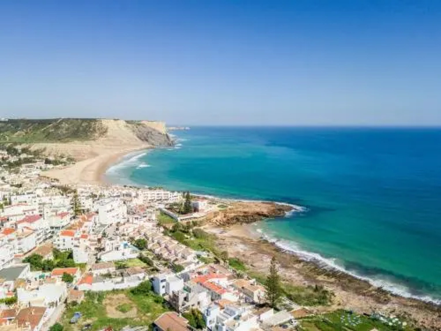 Estudios Montinhos Da Luz