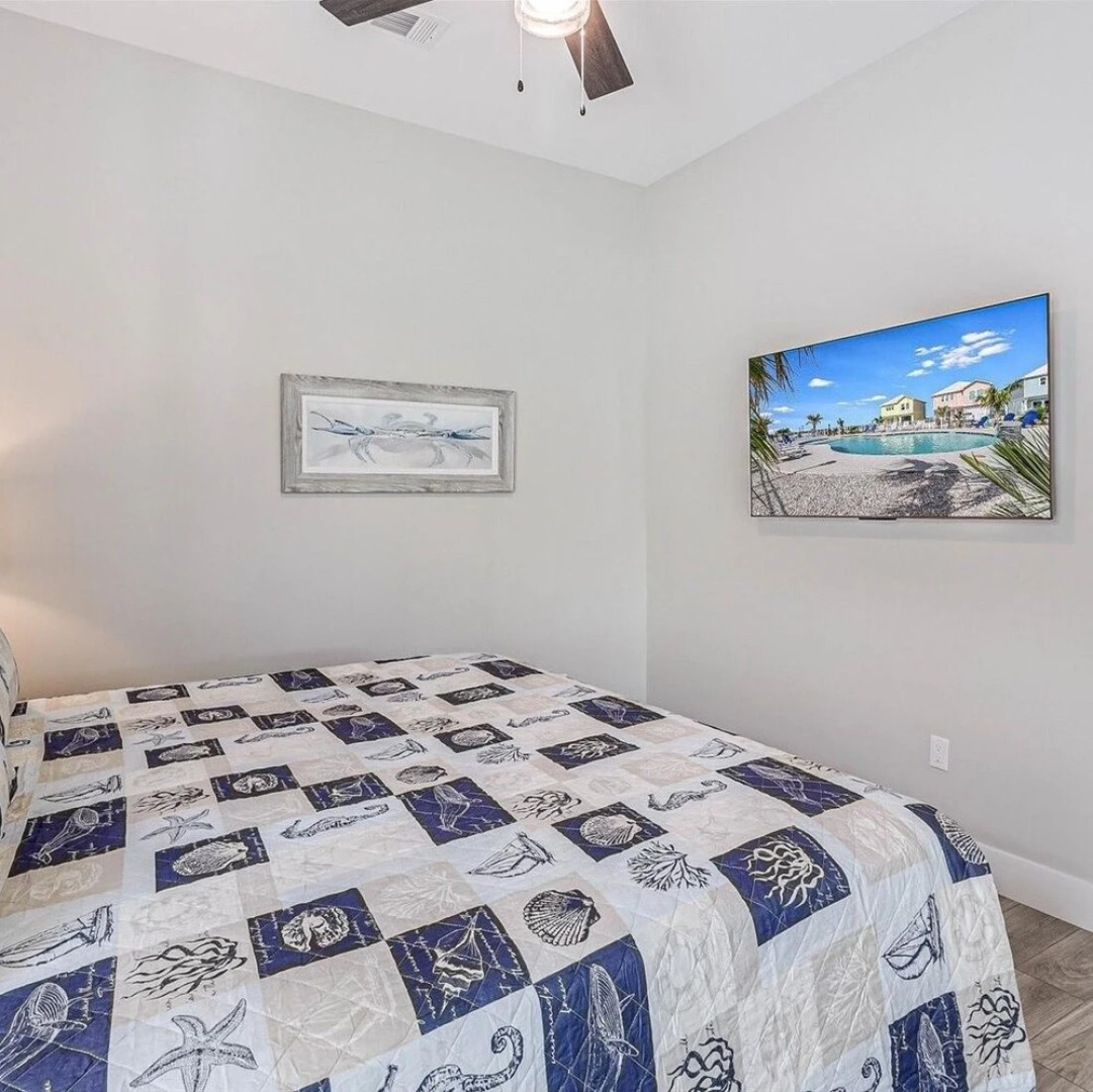 Under The Sea Sp107 4 Bedroom Home by RedAwning