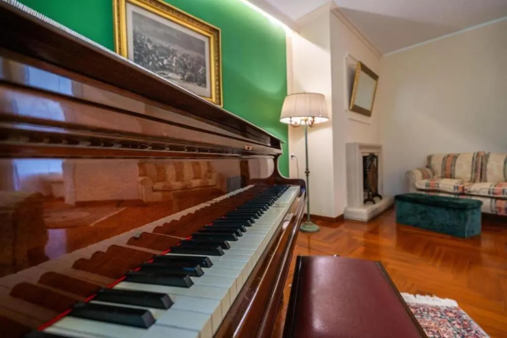 Romantic Apartment With Hot Tub