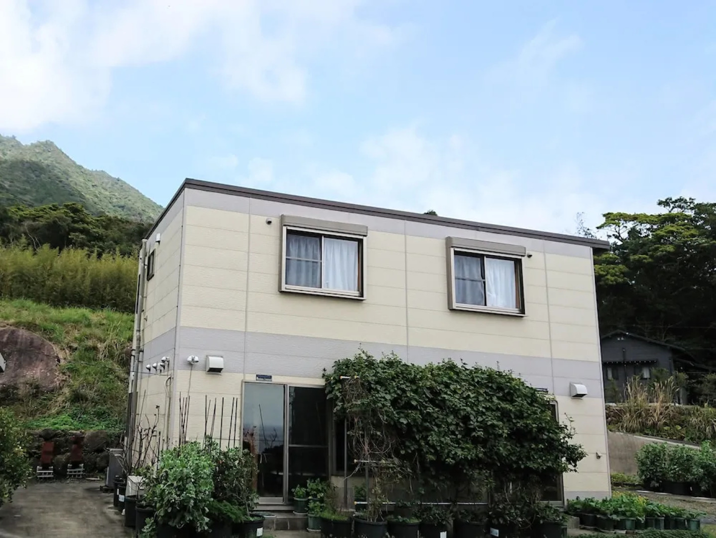 Yakushima Deaf Farm Guesthouse