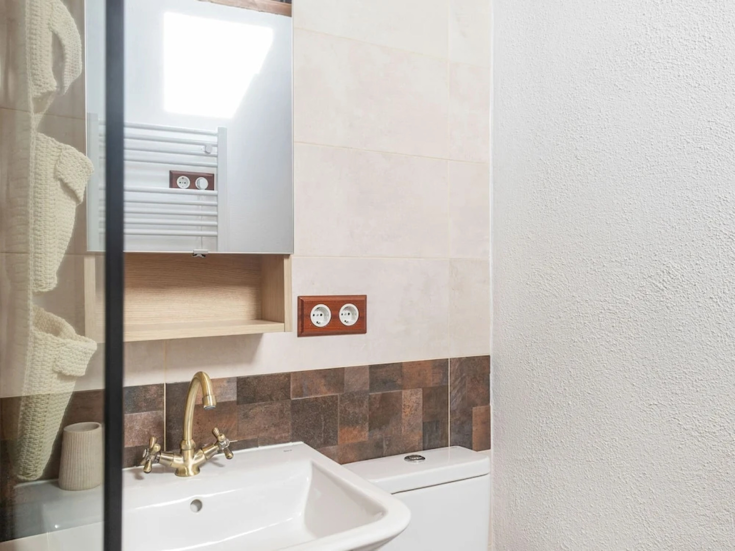 Captivating Mansion in Planolas With Balcony