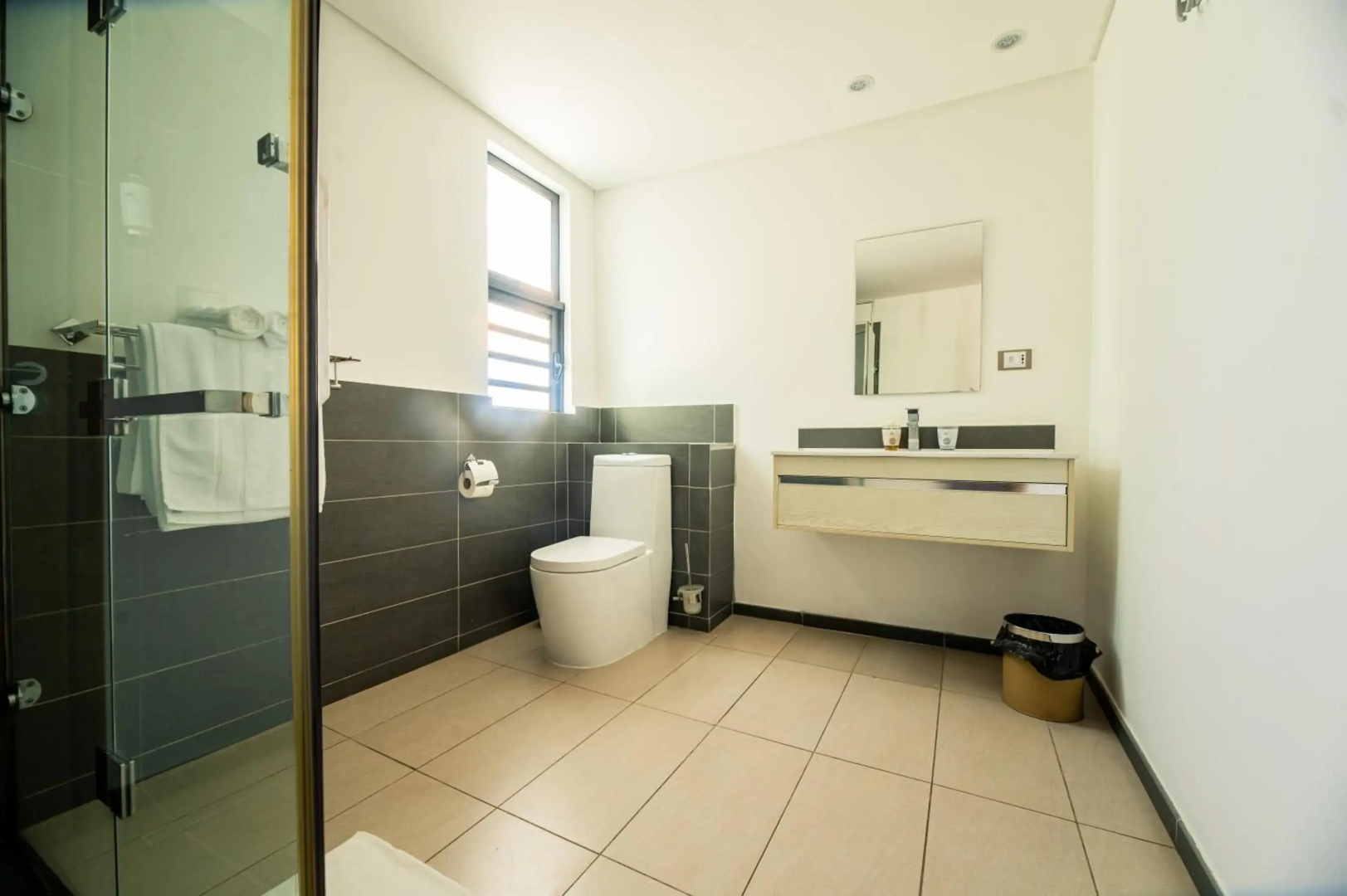 Toparadis Guest House