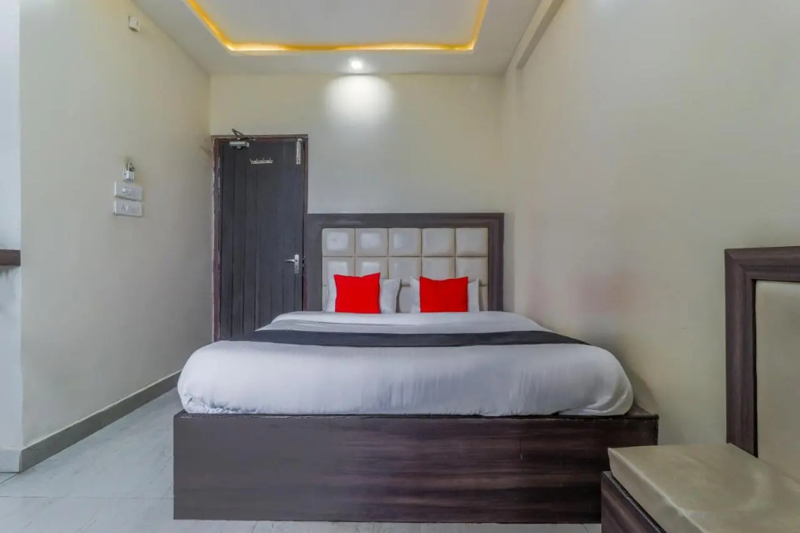 Hotel Mahadev Regency Kanpur