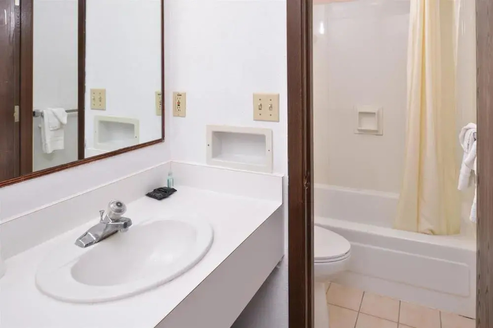 Red Coach Inn and Suites Grand Island NE