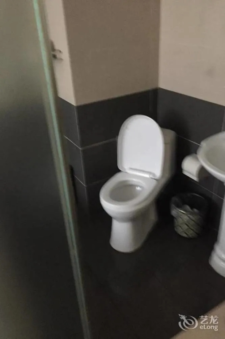 Yijia Hotel