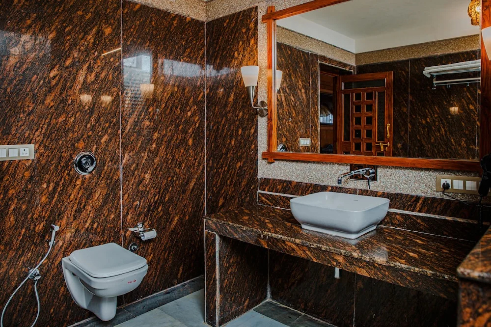 Vista Rooms at Patwa Haveli Road