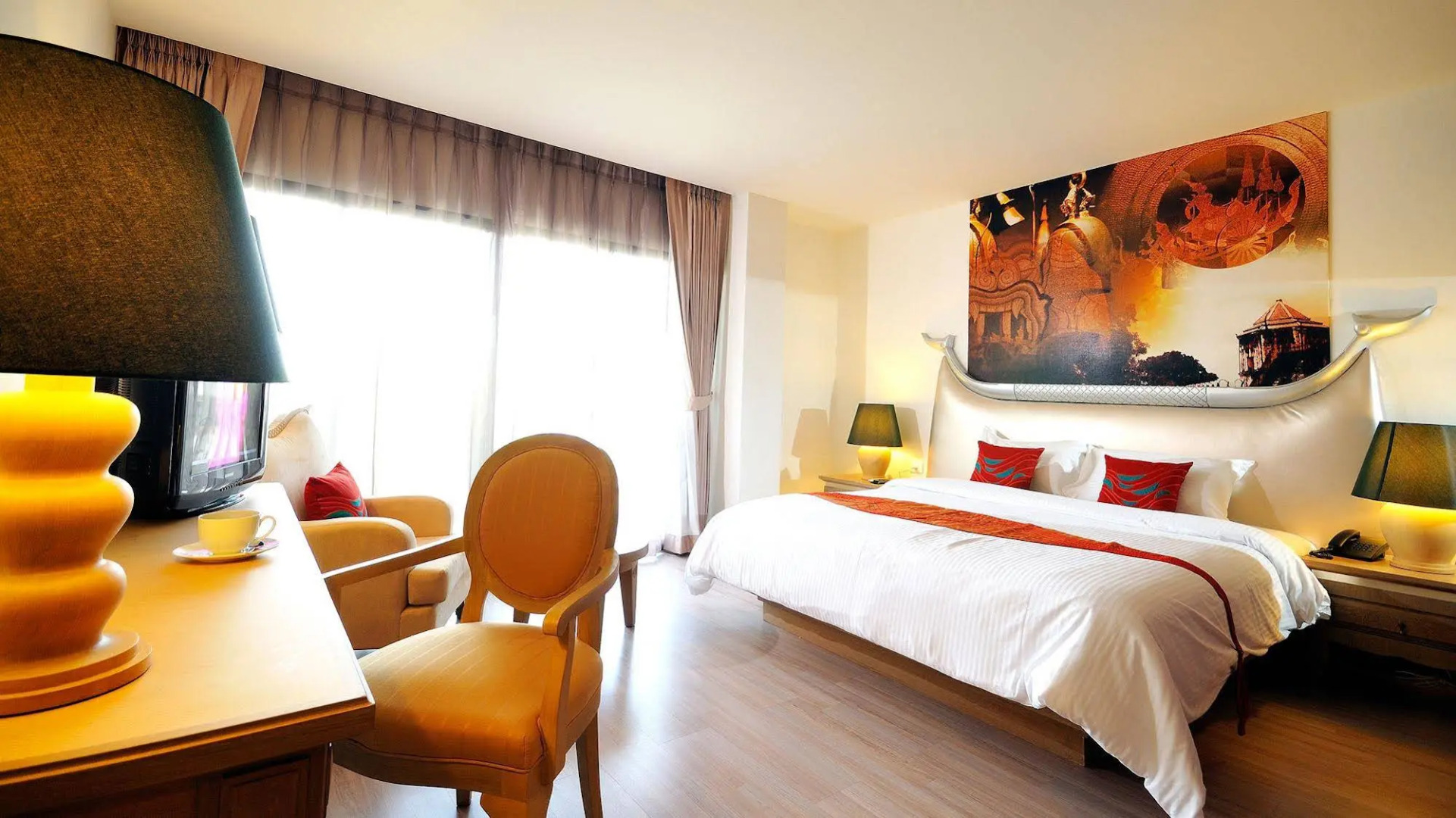 The StandardX Bangkok Phra Arthit