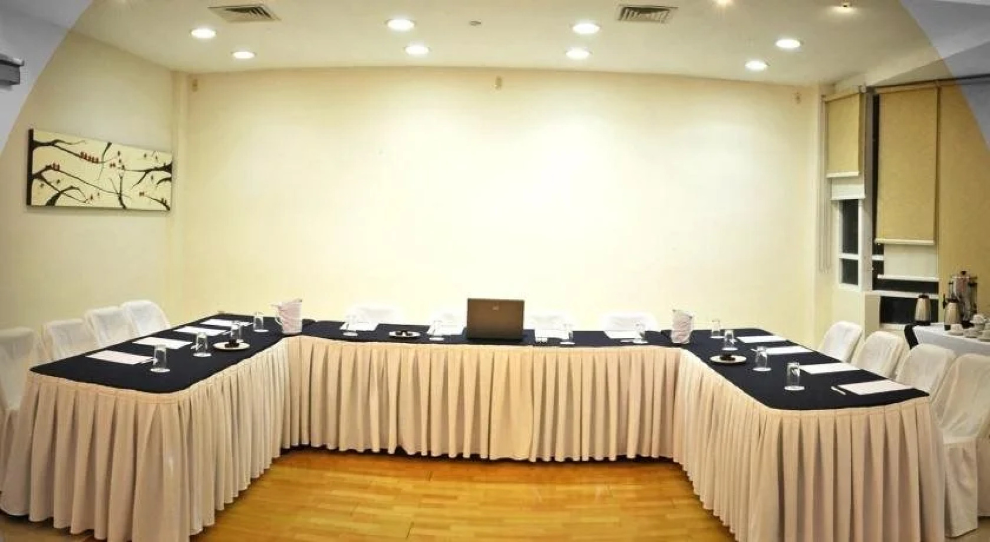 Angeles Suites Hotel