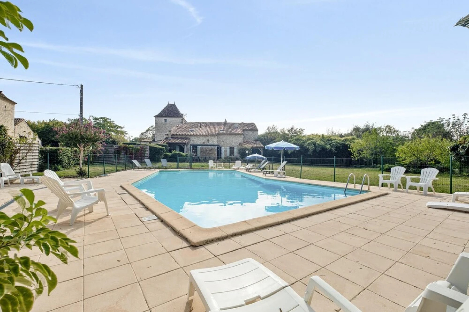 House With 6 Bedrooms in Thenac , With Private Pool, Furnished Garden and Wifi