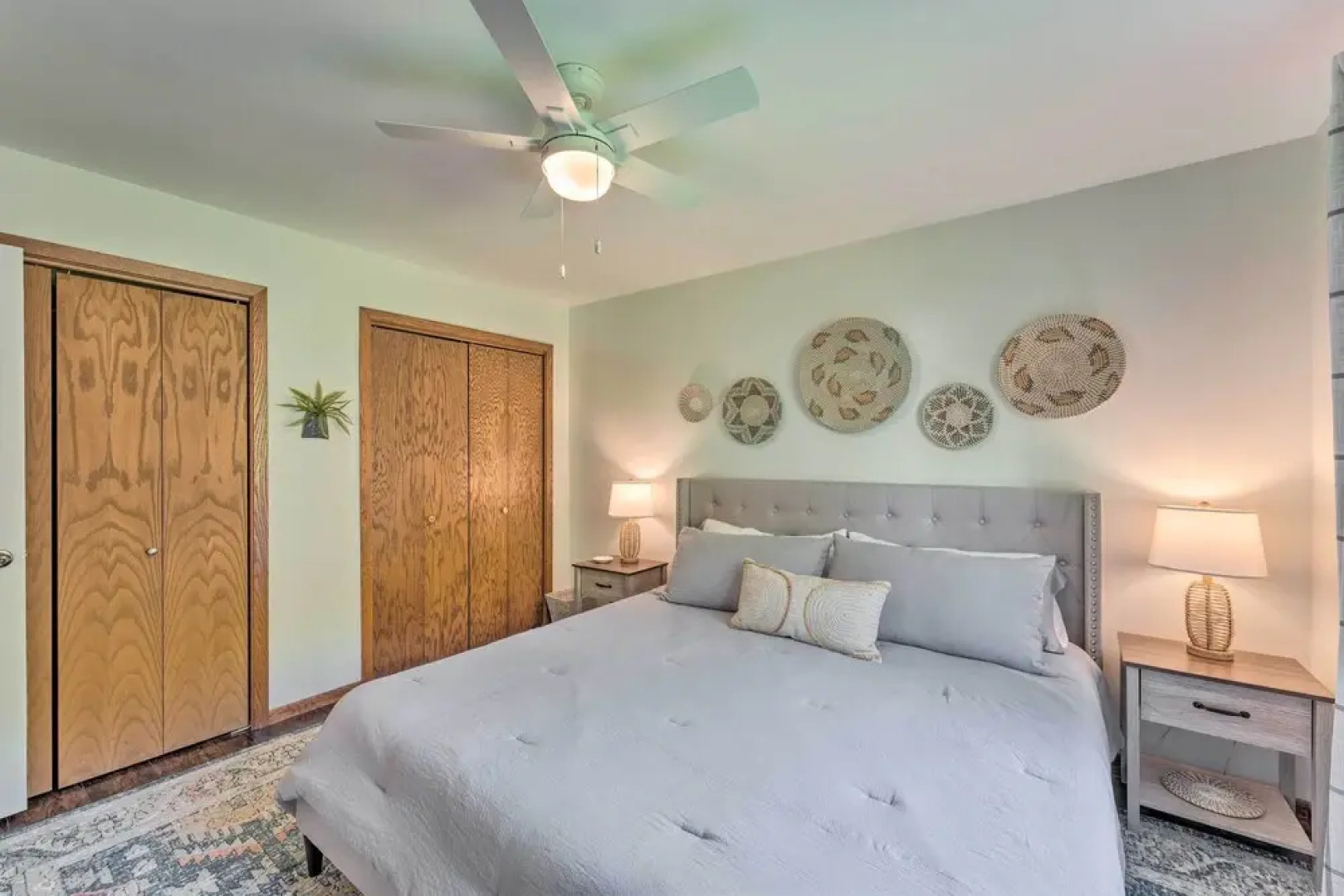 Airy Cottage Close to Rock Lake w/ Fire Pit!