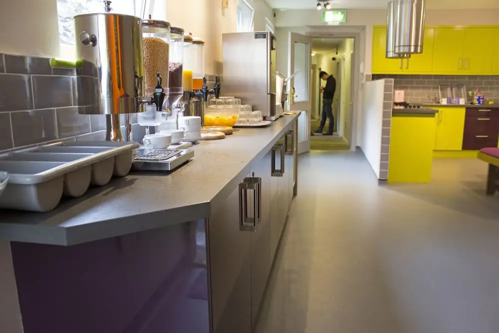 Snoozles Hostel