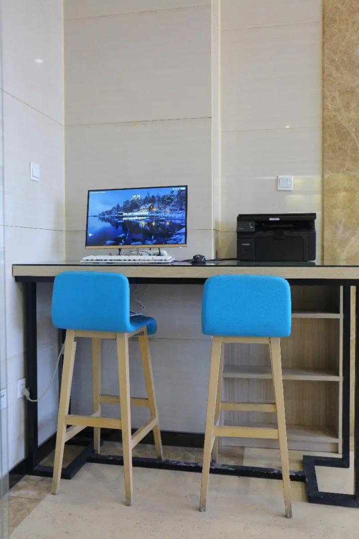 Hanting Hotel (Chifeng Railway Station East Plaza