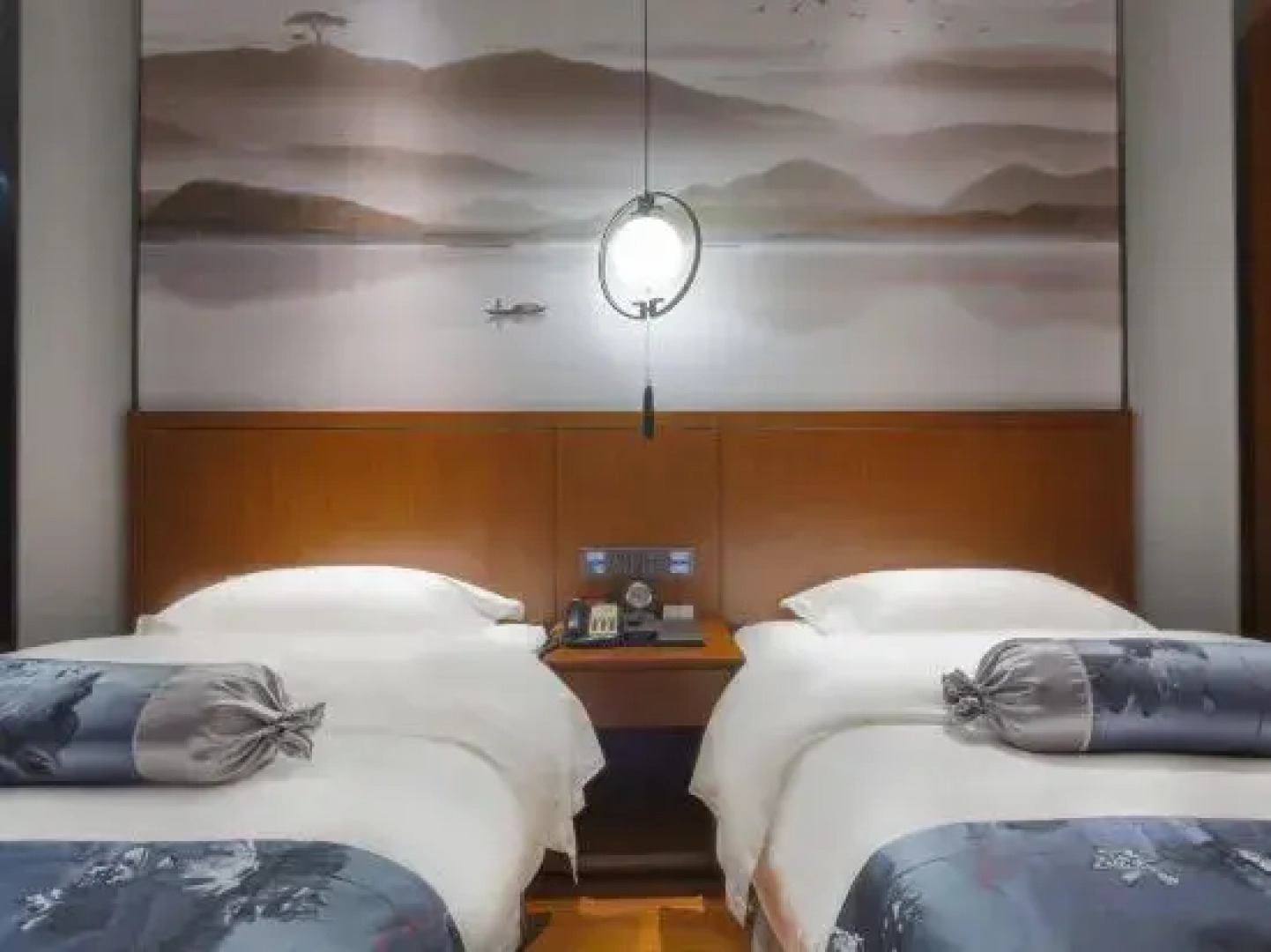 Oriental Pearl Hotel