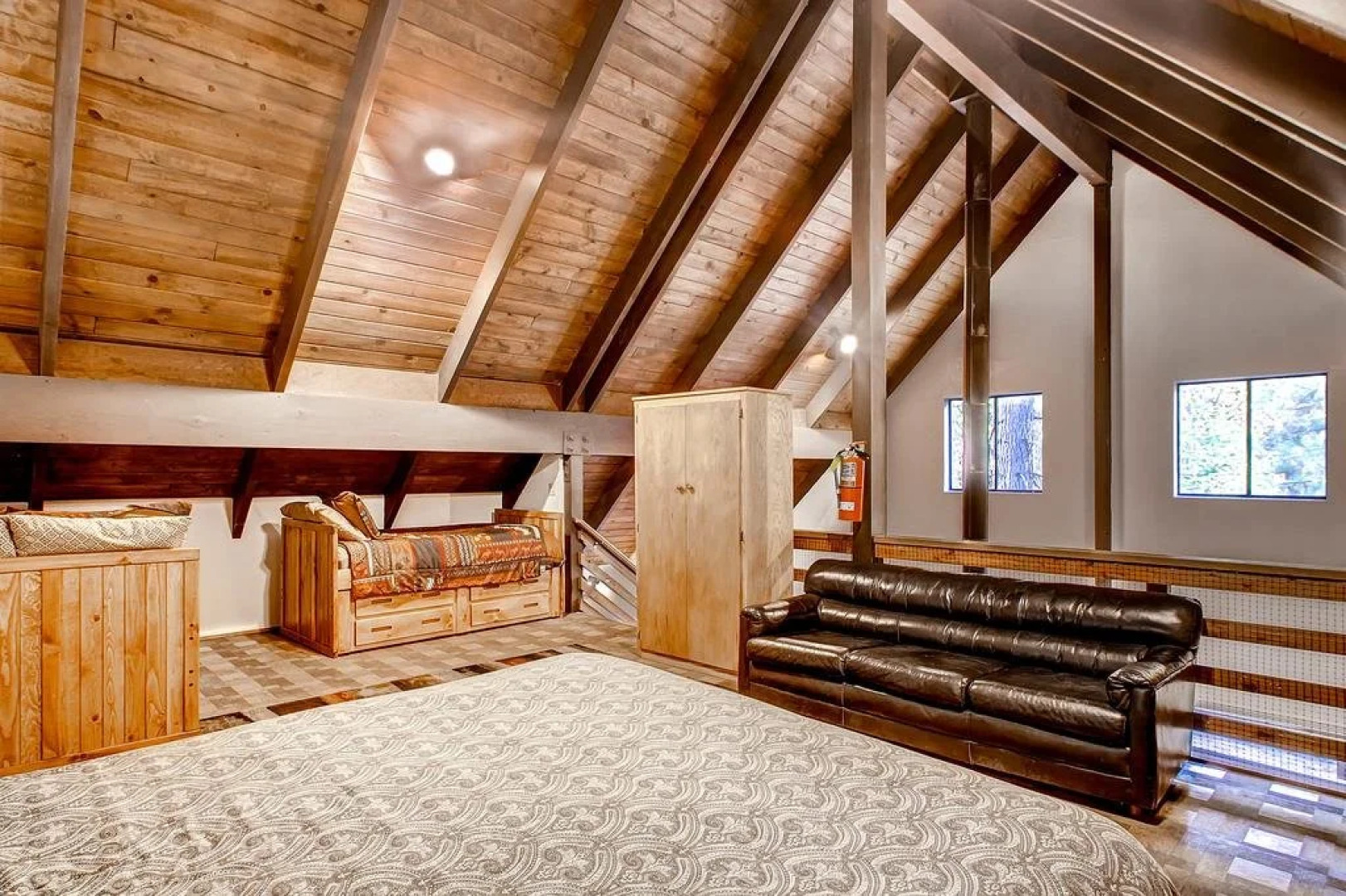 Yosemite Creekside Birdhouse