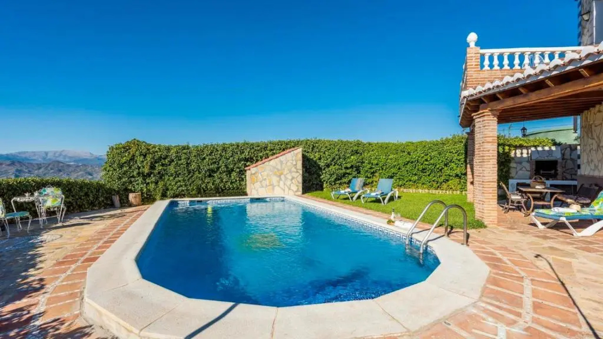 Casa La Noria Iznate by Ruralidays