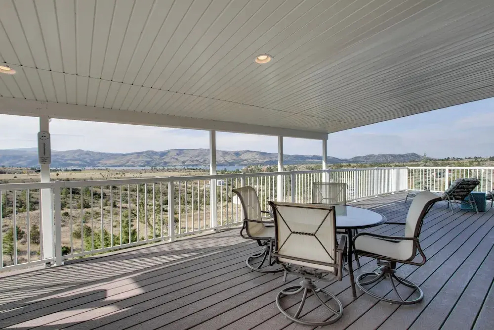 Spacious Canyon Ferry Lake House With Bar & Views!